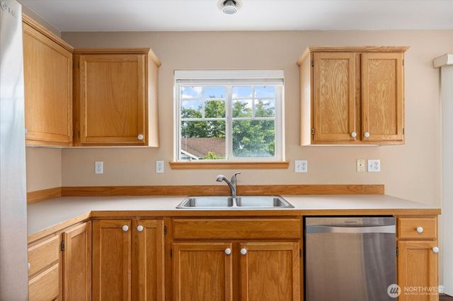 2177 SW Sunnyside Avenue, Oak Harbor, WA 98277