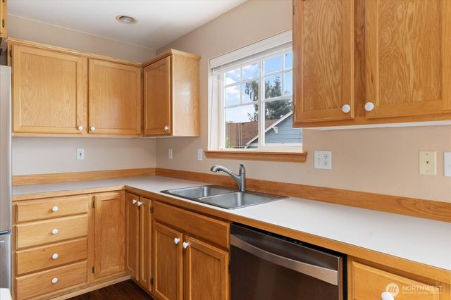 2177 SW Sunnyside Avenue, Oak Harbor, WA 98277