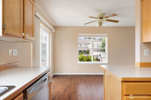 2177 SW Sunnyside Avenue, Oak Harbor, WA 98277