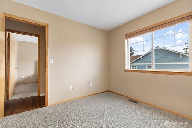 2177 SW Sunnyside Avenue, Oak Harbor, WA 98277
