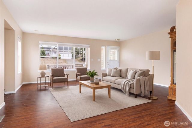 2177 SW Sunnyside Avenue, Oak Harbor, WA 98277