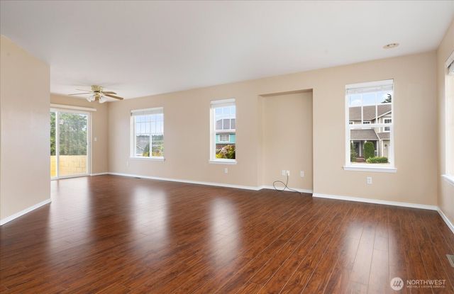 2177 SW Sunnyside Avenue, Oak Harbor, WA 98277