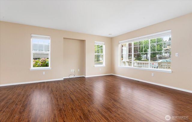 2177 SW Sunnyside Avenue, Oak Harbor, WA 98277