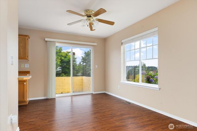 2177 SW Sunnyside Avenue, Oak Harbor, WA 98277