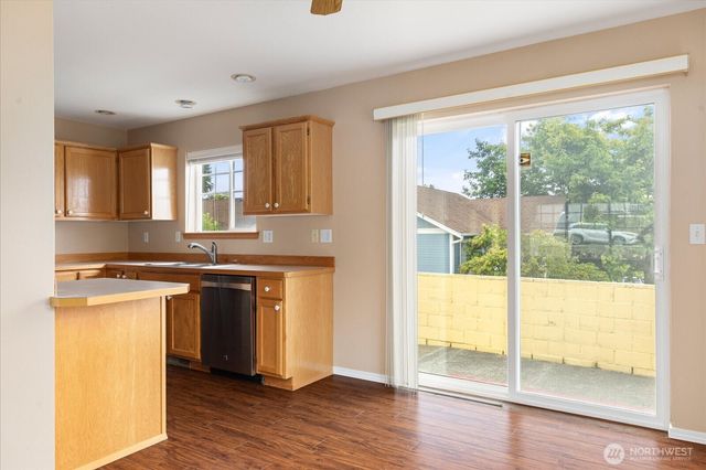 2177 SW Sunnyside Avenue, Oak Harbor, WA 98277