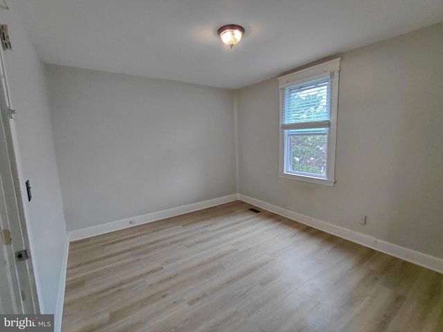 1215 OAKHURST PL, Baltimore, MD 21216