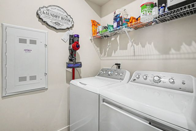 404 S Downs Cir, Goodlettsville, TN 37072
