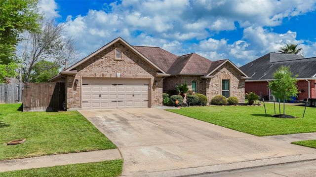144 Dove Trail, Richwood, TX 77531
