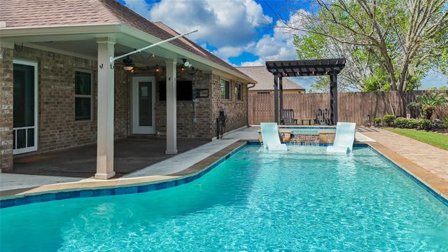 144 Dove Trail, Richwood, TX 77531