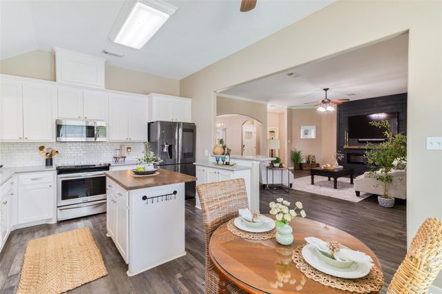 144 Dove Trail, Richwood, TX 77531