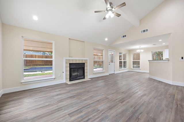507 Deercreek LN, Leander, TX 78641