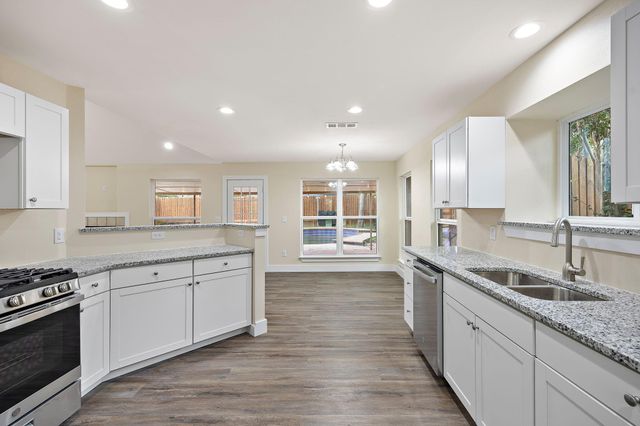 507 Deercreek LN, Leander, TX 78641