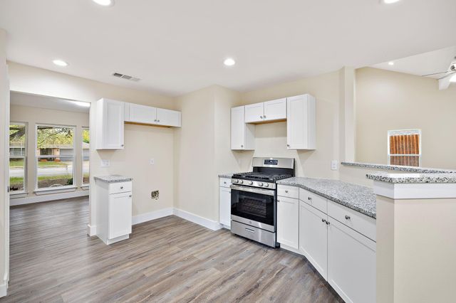 507 Deercreek LN, Leander, TX 78641
