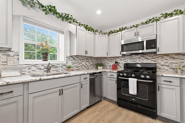 2012 White Oak Drive, Conroe, TX 77304