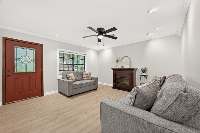 2012 White Oak Drive, Conroe, TX 77304
