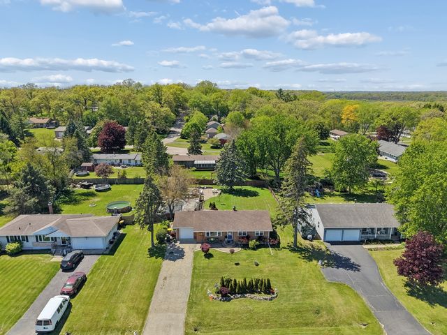 6911 State Park Road, Spring Grove, IL 60081