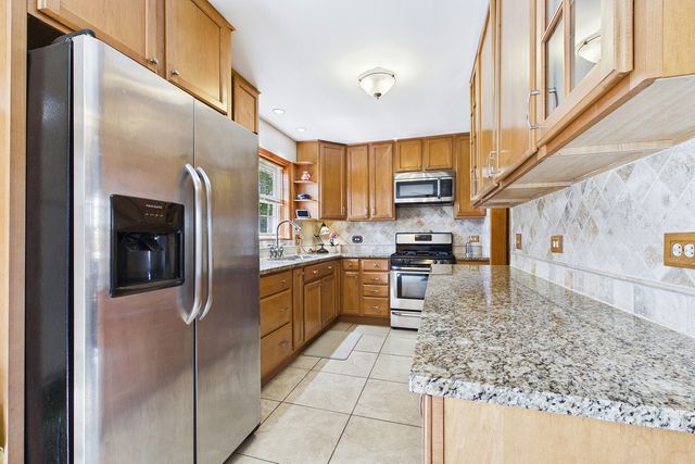 6911 State Park Road, Spring Grove, IL 60081
