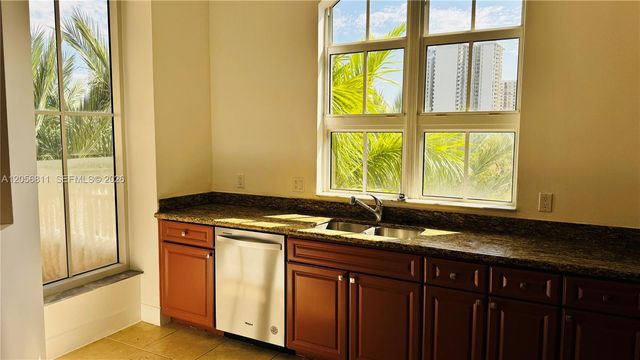 3001 NE 185th St 431, Aventura, FL 33180