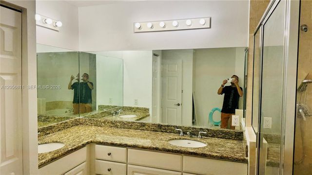 3001 NE 185th St 431, Aventura, FL 33180