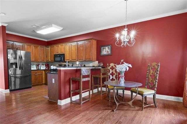 423 Royal Crescent E Lane, Canton, GA 30115