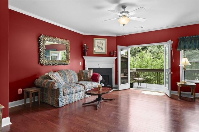 423 Royal Crescent E Lane, Canton, GA 30115