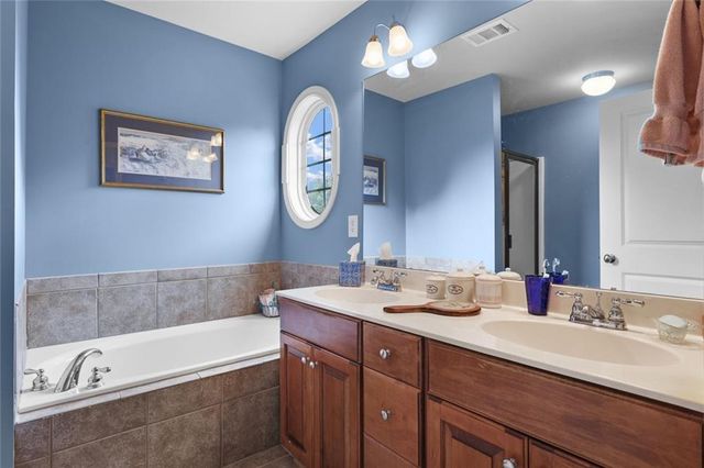 423 Royal Crescent E Lane, Canton, GA 30115