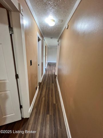 6200 Trena Trl, Louisville, KY 40258