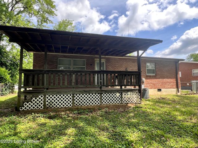 6200 Trena Trl, Louisville, KY 40258