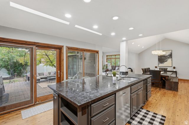 962 S VALLEY VIEW DR, Fruit Heights, UT 84037