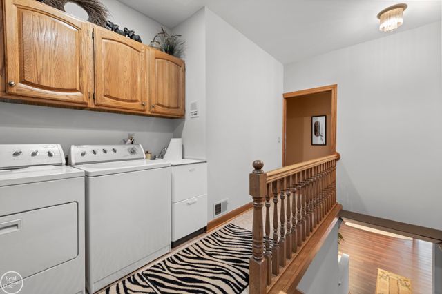 6718 Pond Drive, Washington Twp, MI 48094