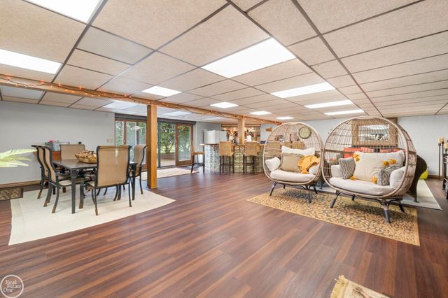 6718 Pond Drive, Washington Twp, MI 48094