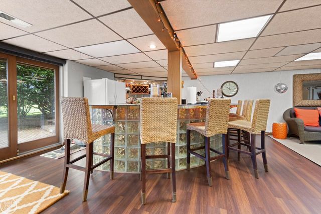 6718 Pond Drive, Washington Twp, MI 48094