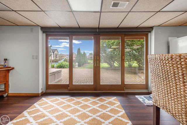 6718 Pond Drive, Washington Twp, MI 48094