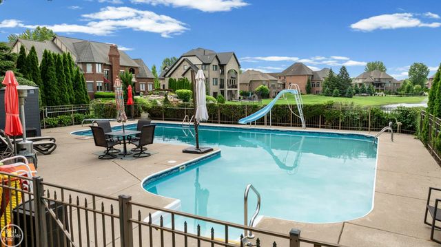 6718 Pond Drive, Washington Twp, MI 48094