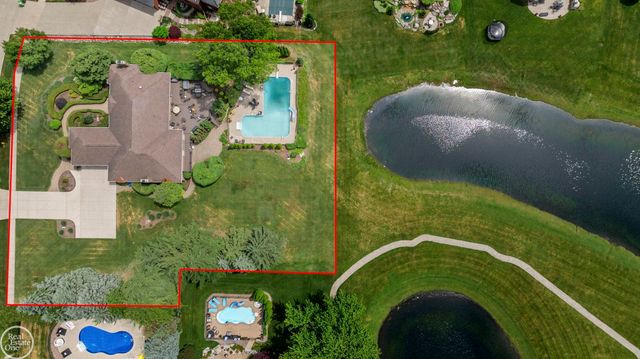 6718 Pond Drive, Washington Twp, MI 48094