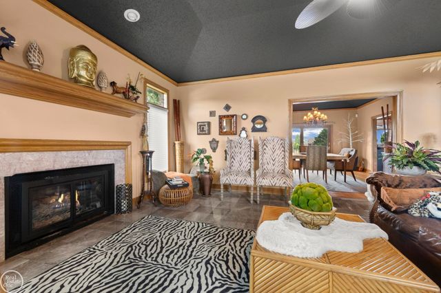 6718 Pond Drive, Washington Twp, MI 48094