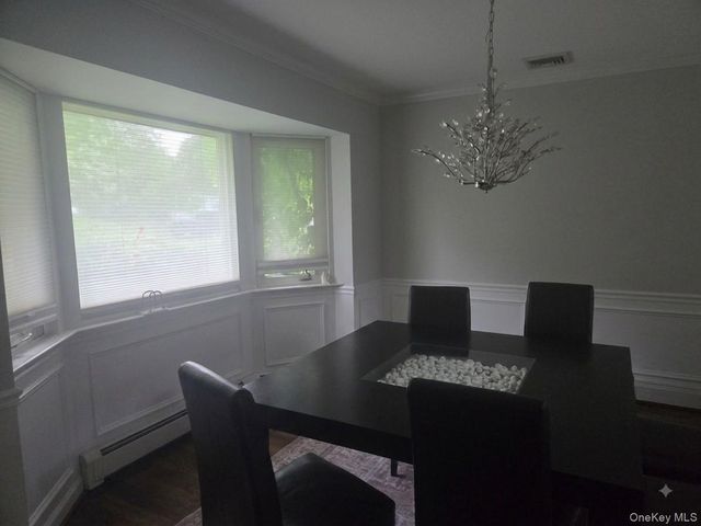 22 Lindron Avenue, Smithtown, NY 11787