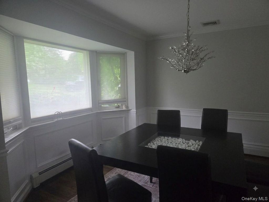 22 Lindron Avenue, Smithtown, NY 11787 — photo 3