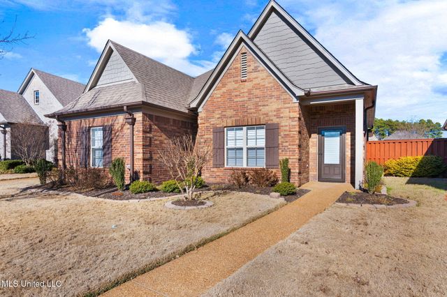 5906 W Foxdale Loop, Southaven, MS 38672