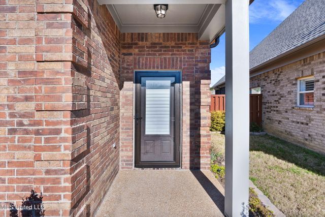 5906 W Foxdale Loop, Southaven, MS 38672