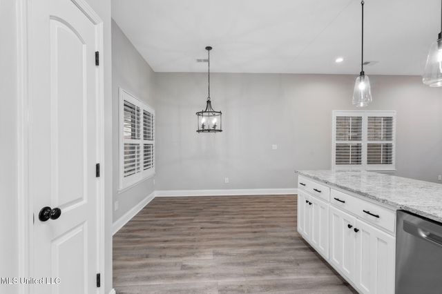 5906 W Foxdale Loop, Southaven, MS 38672