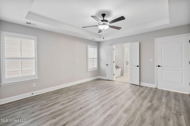 5906 W Foxdale Loop, Southaven, MS 38672