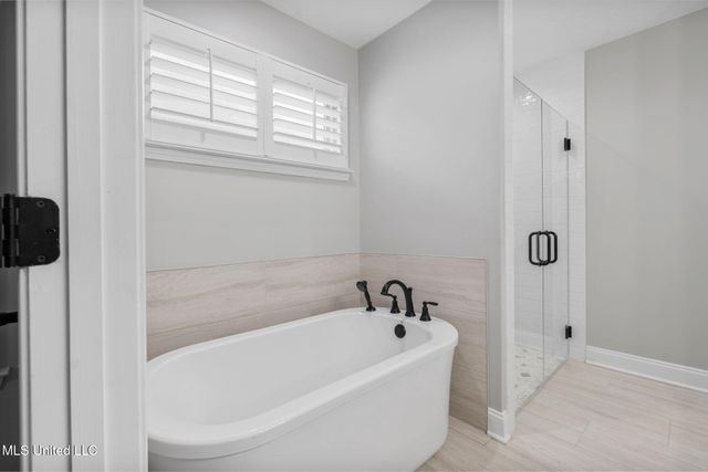 5906 W Foxdale Loop, Southaven, MS 38672