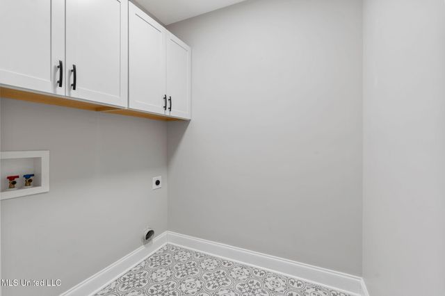 5906 W Foxdale Loop, Southaven, MS 38672