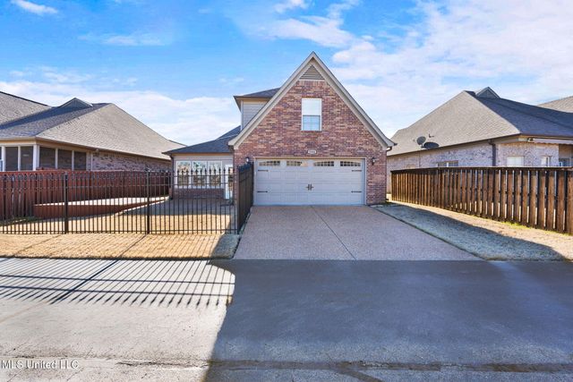 5906 W Foxdale Loop, Southaven, MS 38672