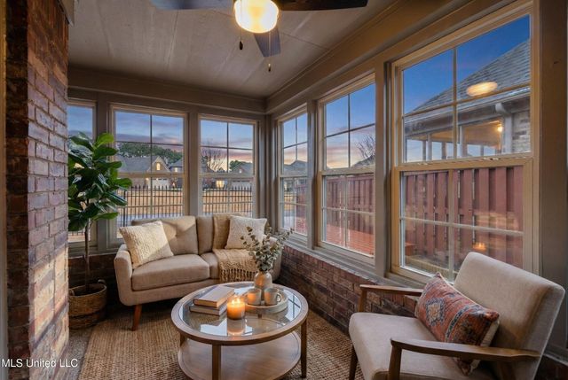 5906 W Foxdale Loop, Southaven, MS 38672