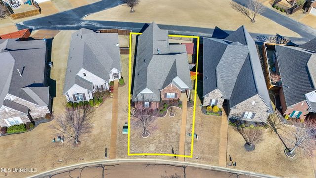 5906 W Foxdale Loop, Southaven, MS 38672