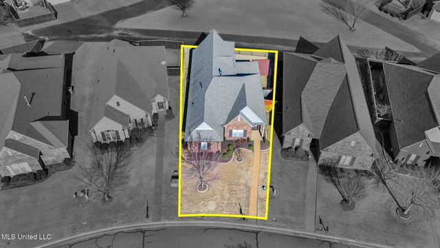 5906 W Foxdale Loop, Southaven, MS 38672