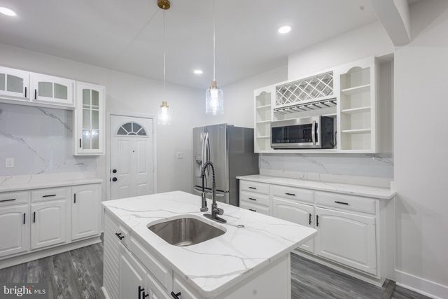 2115 N LONGWOOD ST, Baltimore, MD 21216
