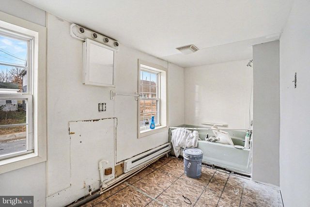 122 N HIGH ST, Duncannon, PA 17020